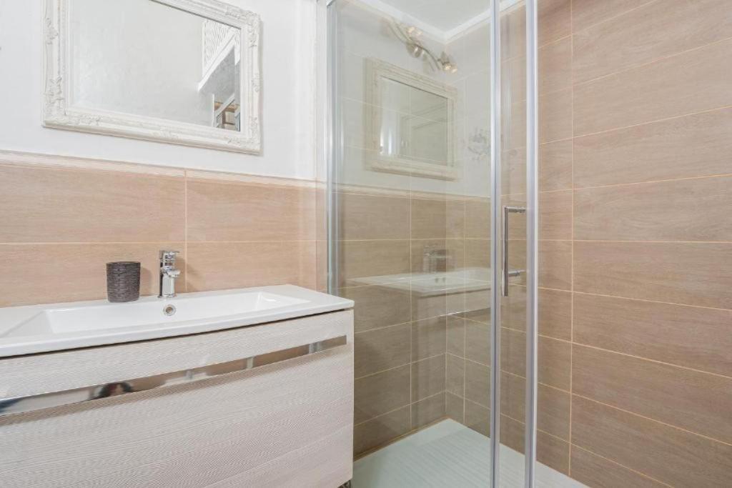 Bellissimo Appartamento Con Veranda Privata Al Centro Di Porto Rotondo Ngoại thất bức ảnh